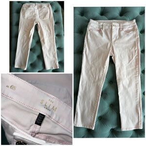 White House Black Market The Slim Crop Jeans  medium rise Pale Pink sz 6s 6